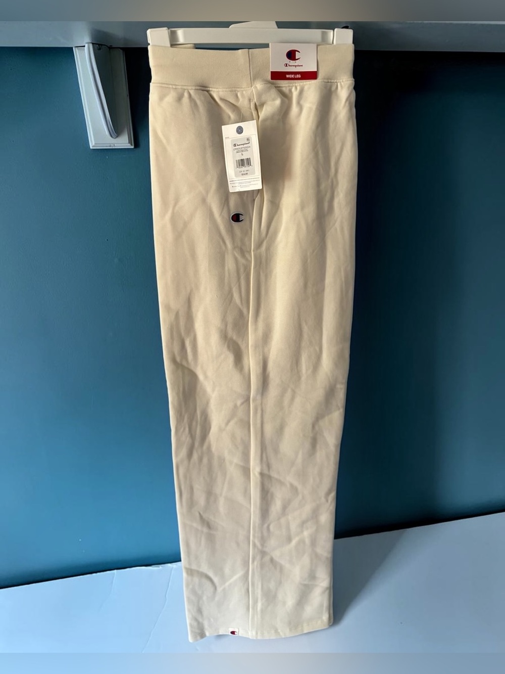 Champion Iconic Puddle wide leg sweatpants L, cream, new with tags